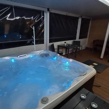 Apartament - Jacuzzi Rzeszów Esterno foto