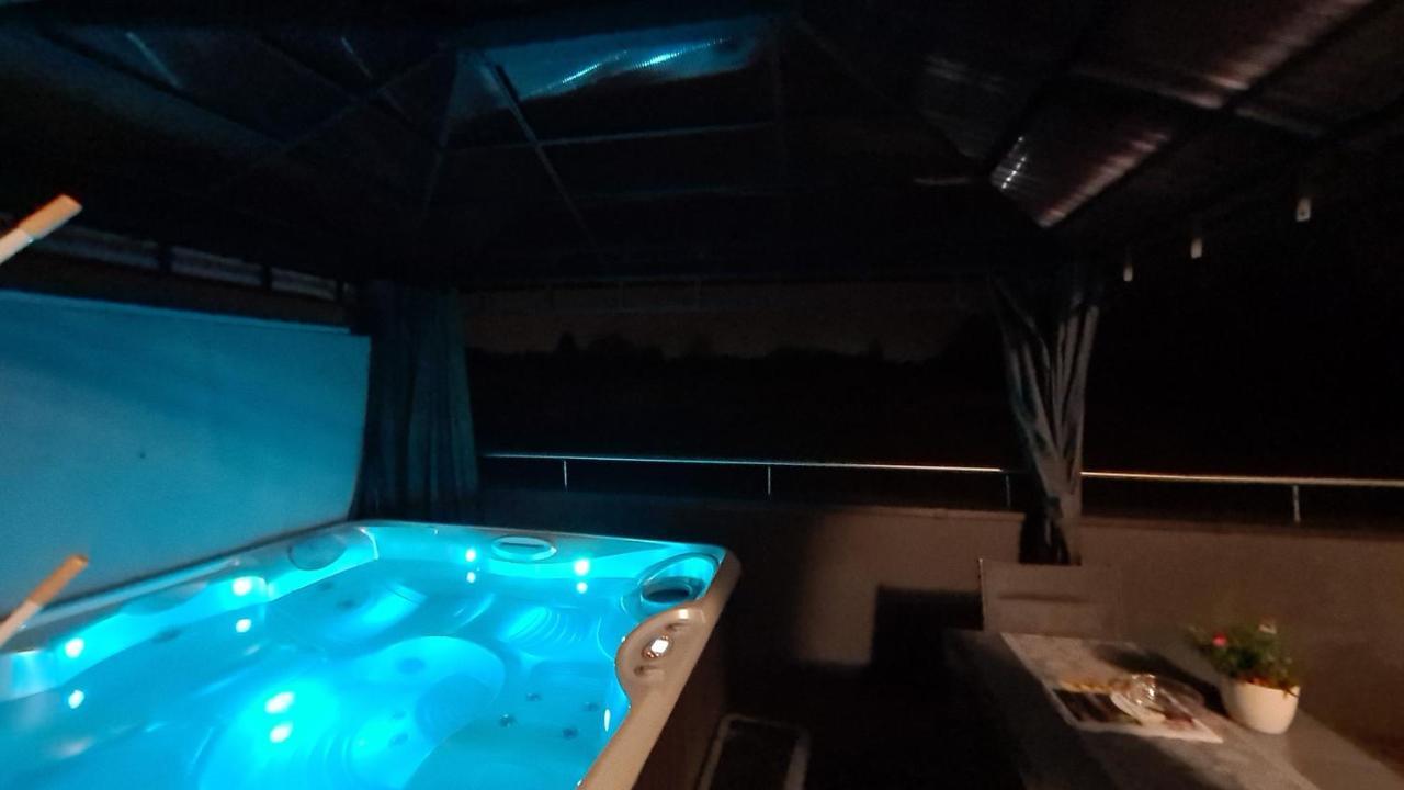 Apartament - Jacuzzi Rzeszów Esterno foto