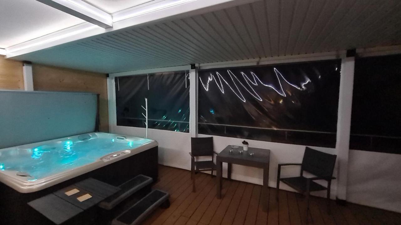 Apartament - Jacuzzi Rzeszów Esterno foto