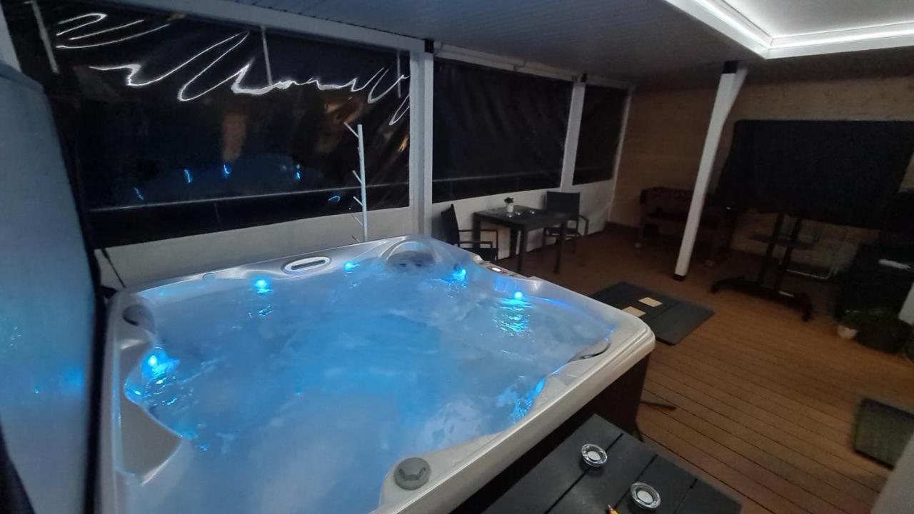 Apartament - Jacuzzi Rzeszów Esterno foto
