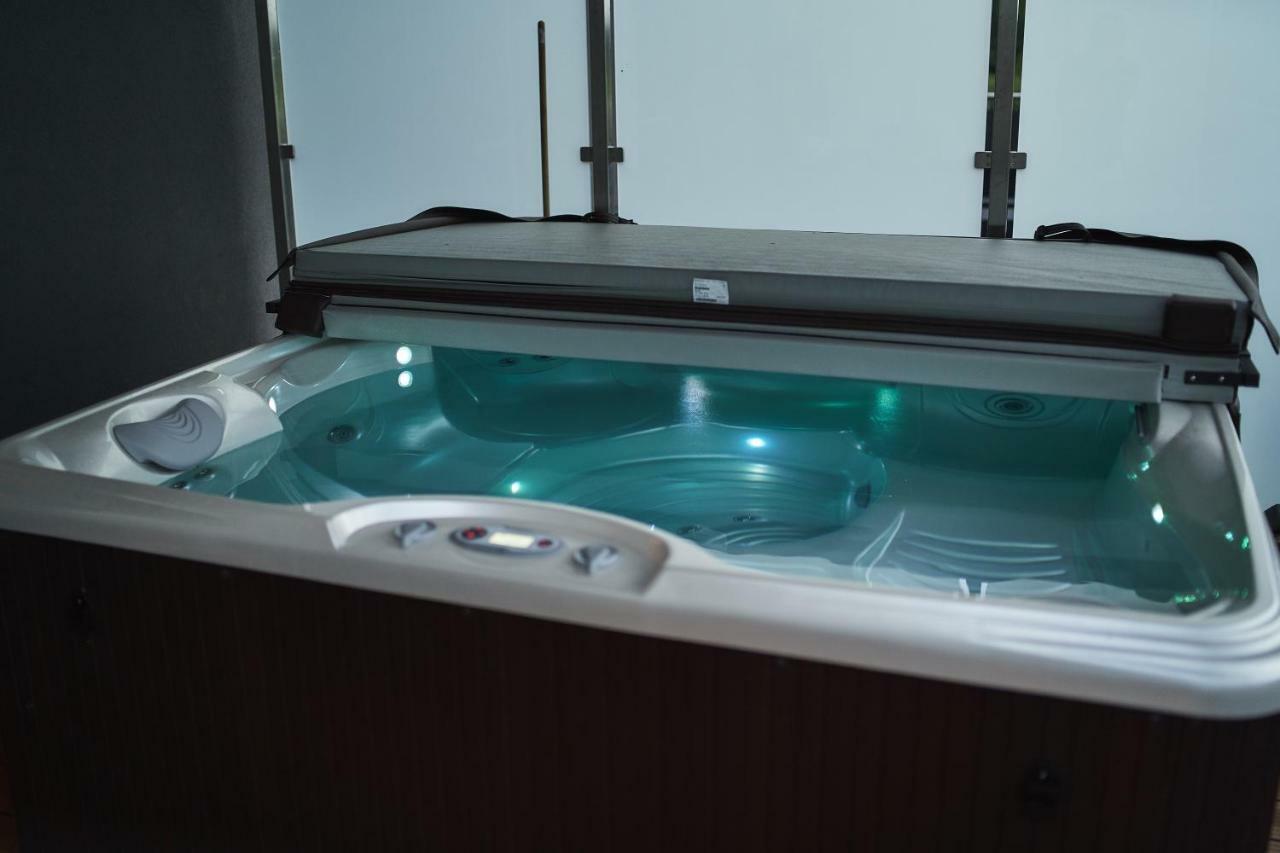 Apartament - Jacuzzi Rzeszów Esterno foto