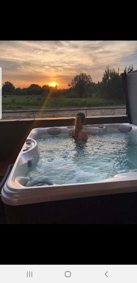 Apartament - Jacuzzi Rzeszów Esterno foto